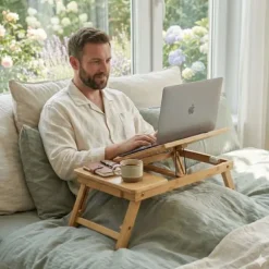 Bambus laptopstativ med justerbar højde og ventilation