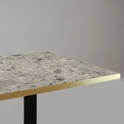 Bord 70 x 70 cm - Rund terrazzo cepp model med messingkanter Grå