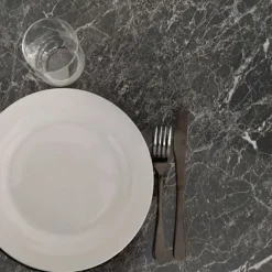 Bord 70 x 70 cm Rom bistro blank sort marmor Svart