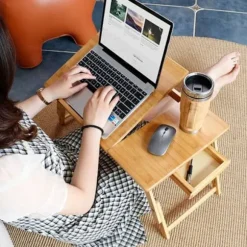 Bord til sengen, computerbord til sengen, multifunktionelt sammenklappeligt laptopbord i bambus