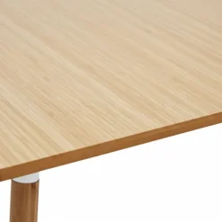 Firkantet spisebord med bambusben