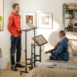 Højdejusterbart skrivebord med hylde og hjul, rustik brun
