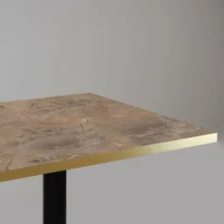 Højt bord 60 x 60 cm - Milano model græsk marmor med messingkanter brun