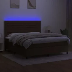 Maison Exclusive - Sengebund med lameller, madras og LED Mørkebrun 160x200 cm