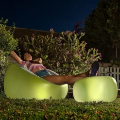 Oppustelig lænestol med flerfarvet LED og fjernbetjening Chight InnovaGoods