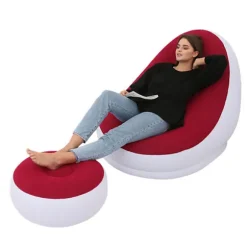 Oppustelig stol Foldbar flokket PVC Behagelig med fodskammel Blow Up Lounge stol til udendørs campingture Rød