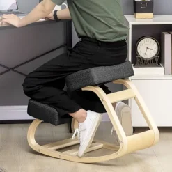 Rootz Knæstol - Ergonomiske sædeskamler - Polstrede skamler - Sunde siddepladser - Birketræ - 120 kg Kapacitet - Sort - 51 cm x 69 cm x 58 cm