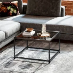 Rootz Sidebord Firkantet sengebord – Sofabord – Accentbord – Robust design – Sort hærdet glas, stålben, 68x68x39cm