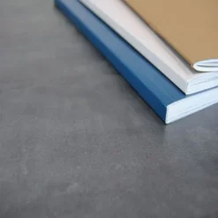 Rundt bord Ø 70 cm - model Rund hvid metalisk skiferfødder Svart
