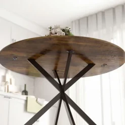 Rundt spisebord, trælignende overflade, plads til 4, Ø100 cm
