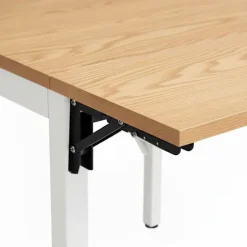 Sammenklappeligt spisebord til 2-4 personer, pladsbesparende design