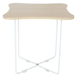 Skandinavisk sidebord, lyst træ og hvidt metal