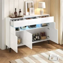 Skænk med LED-lysliste, 140x94cm, med 3 skuffer & 5 skabe, højglans hvid, 5 metalben, MDF White