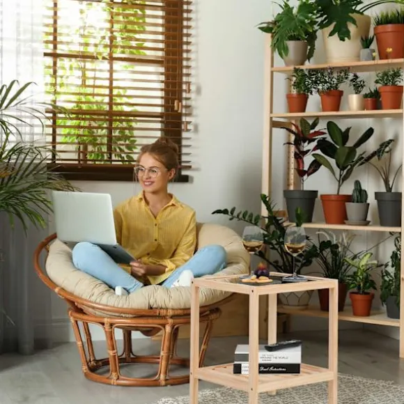 Sofabord med glasplade – fyrretræ, 2 hylder