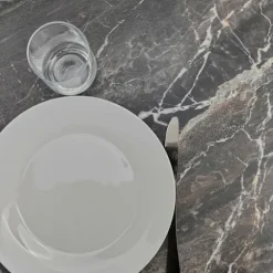 Tabel - Rom bistro 70x70cm - Plade marmor sort åre - Fod støbejern termolakeret - H73cm Svart