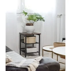 Vasagle sidebord, natbord, endebord med 2 justerbare netthylder, brun og sort